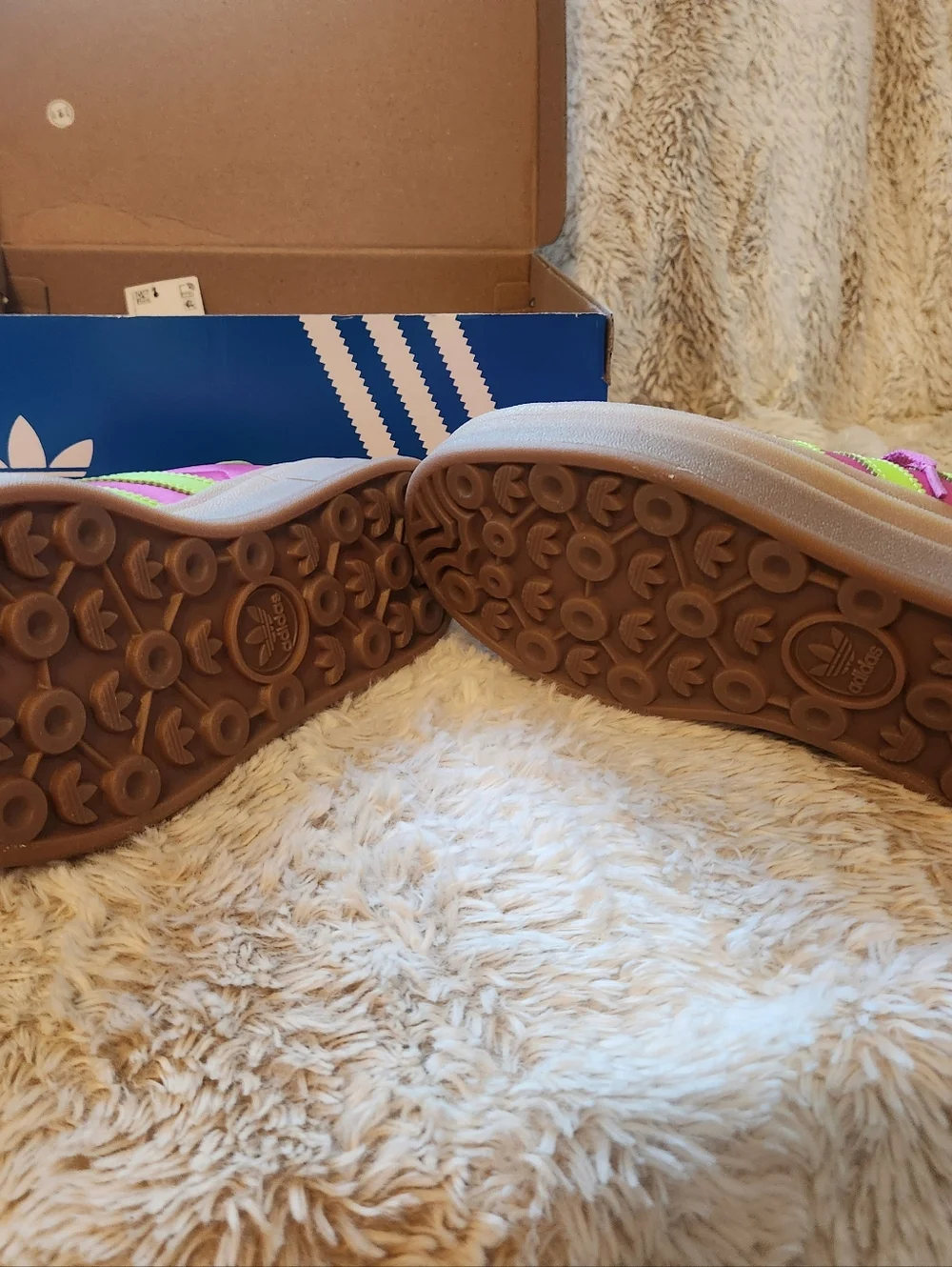 NWT Adidas Gazelle Bold Shoes Size 6.5 Womens SOLD OUT ONLINE - Picture 5 of 6